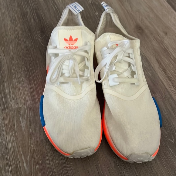 Adidas - Picture 3 of 4